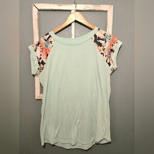 Mint Green Floral Raglan Sleeve Top - Short Sleeve Crew Neck - Size Large